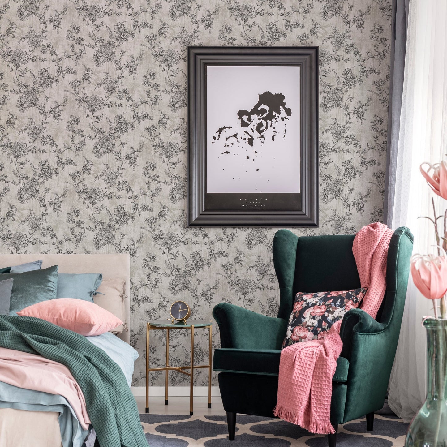 Tapeta jasnoszara winylowa w kwiaty i ptaki – trwała, elegancka tapeta na ścianę